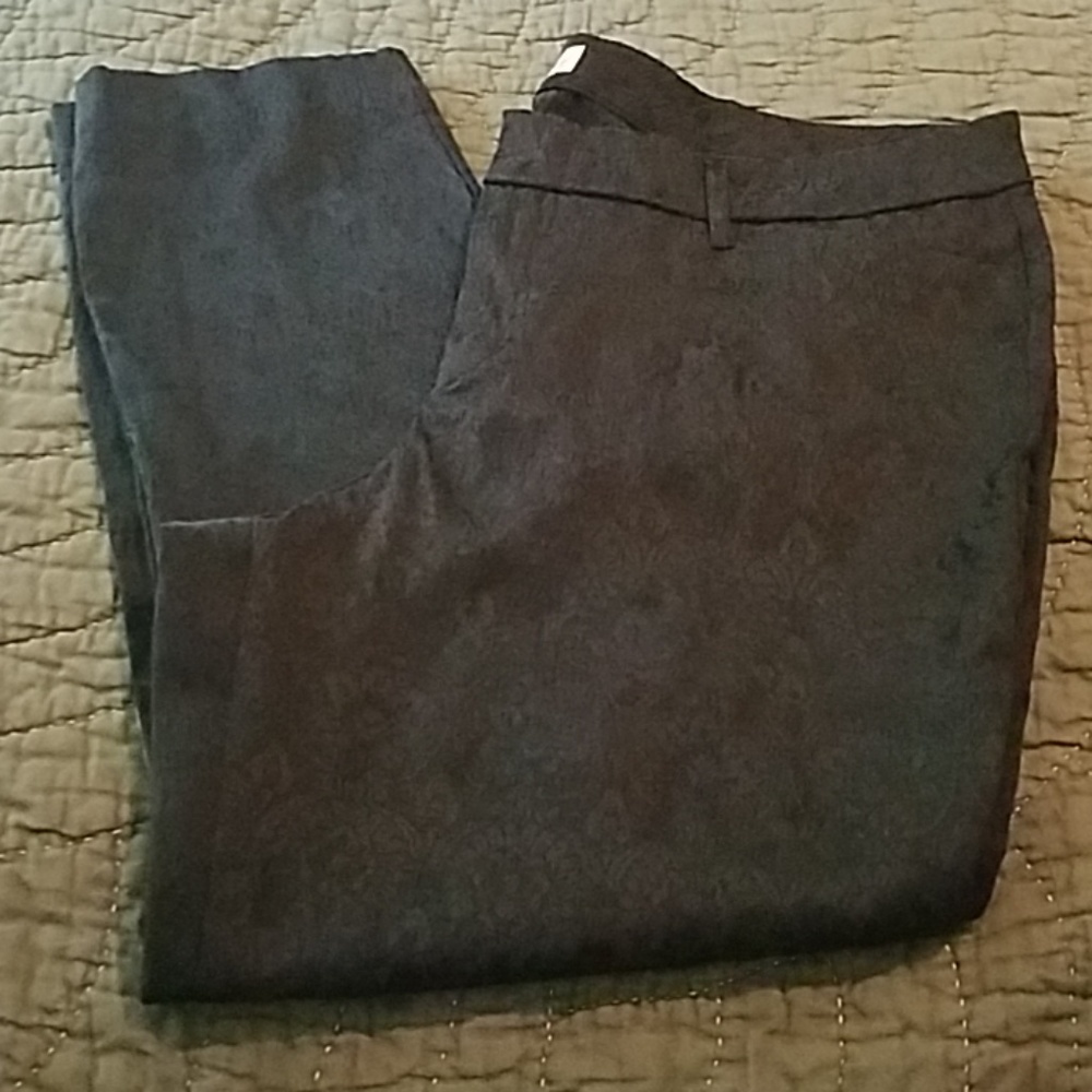 SOLD. Beautiful Fabric -Old Navy sz 18 Pants